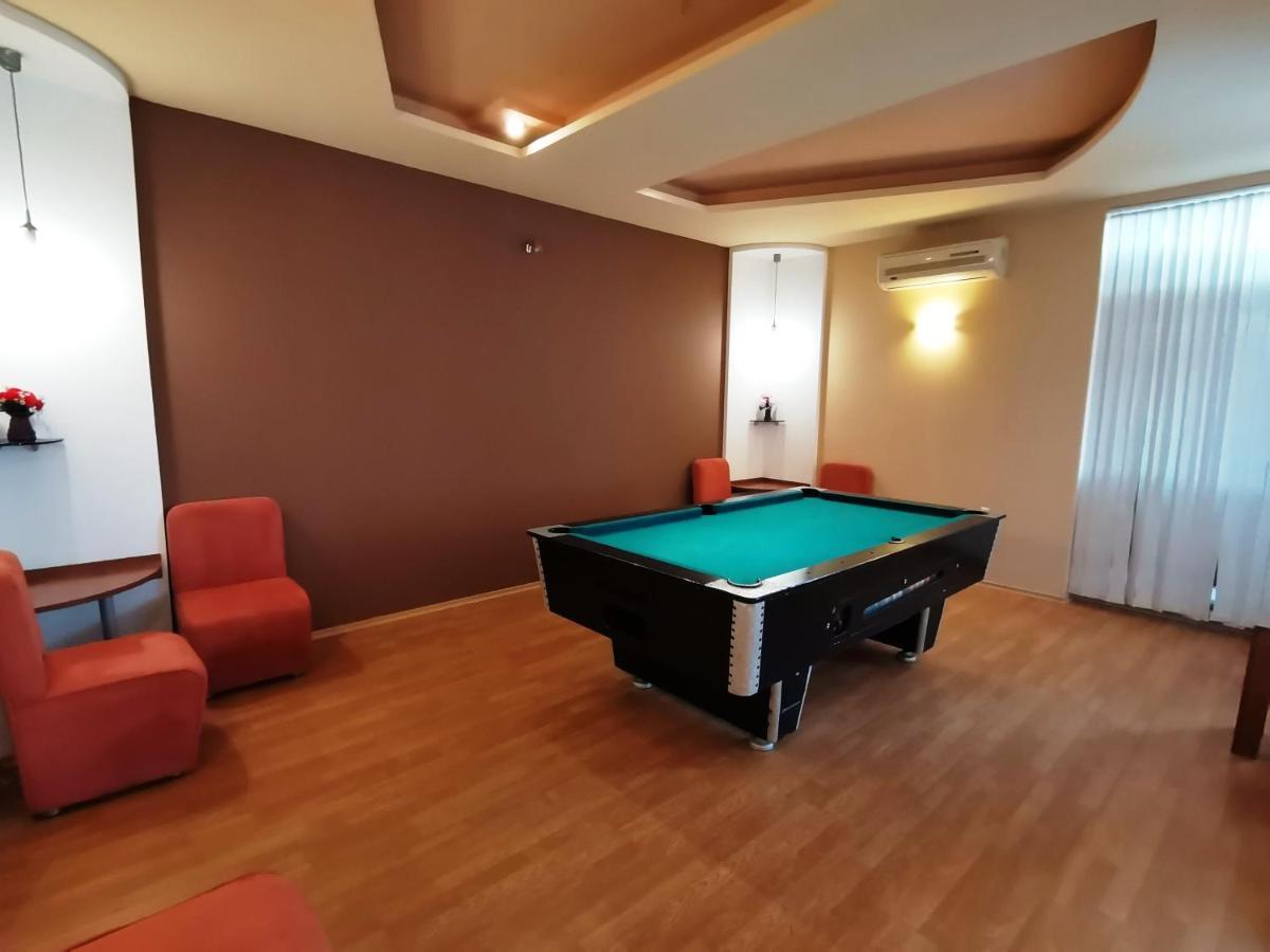 Paris Hotel Baltsjik Buitenkant foto